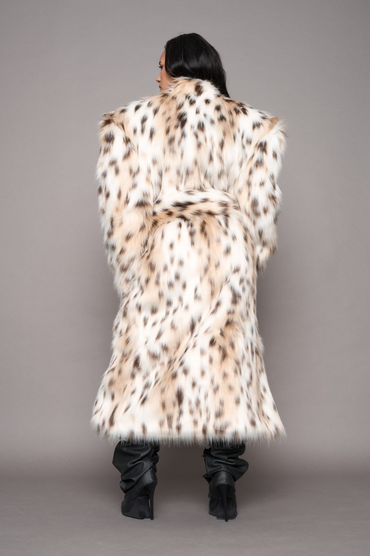 Midnight Faux Fur Coat Snow — view 4