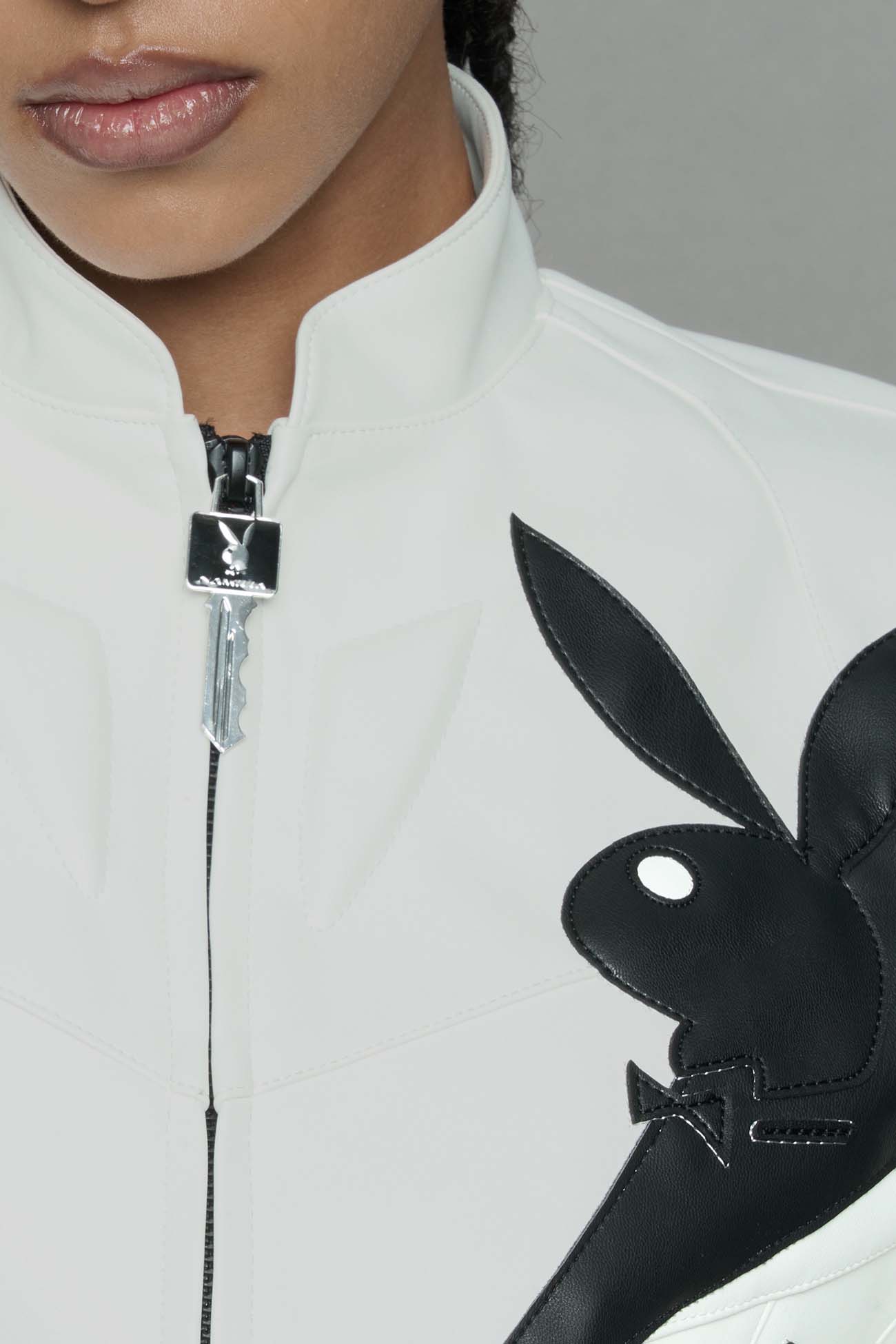 PLAYBOY KEY ZIPPER PULL