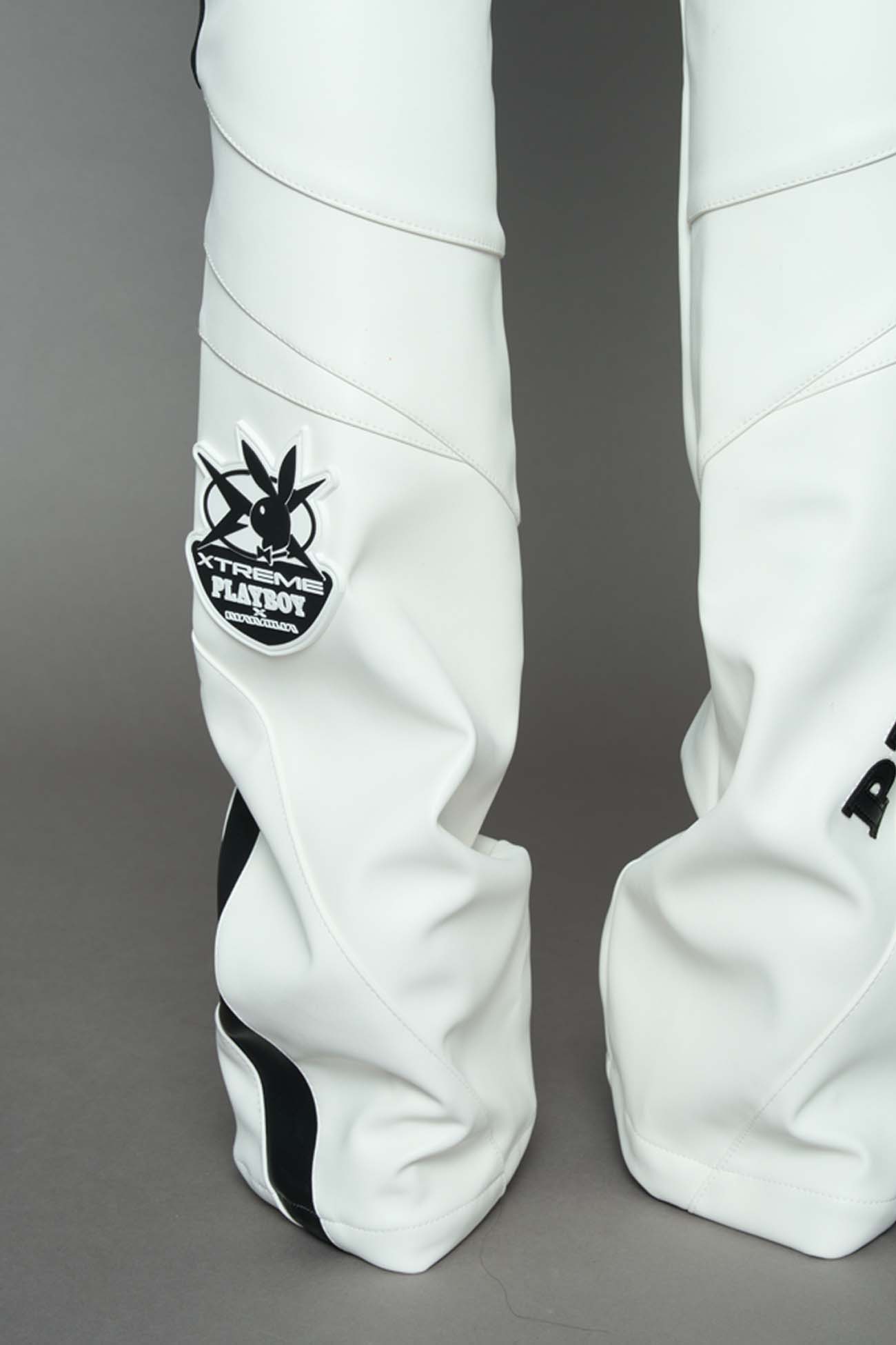 PLAYBOY X NAMILIA RUBBERTAG DETAIL