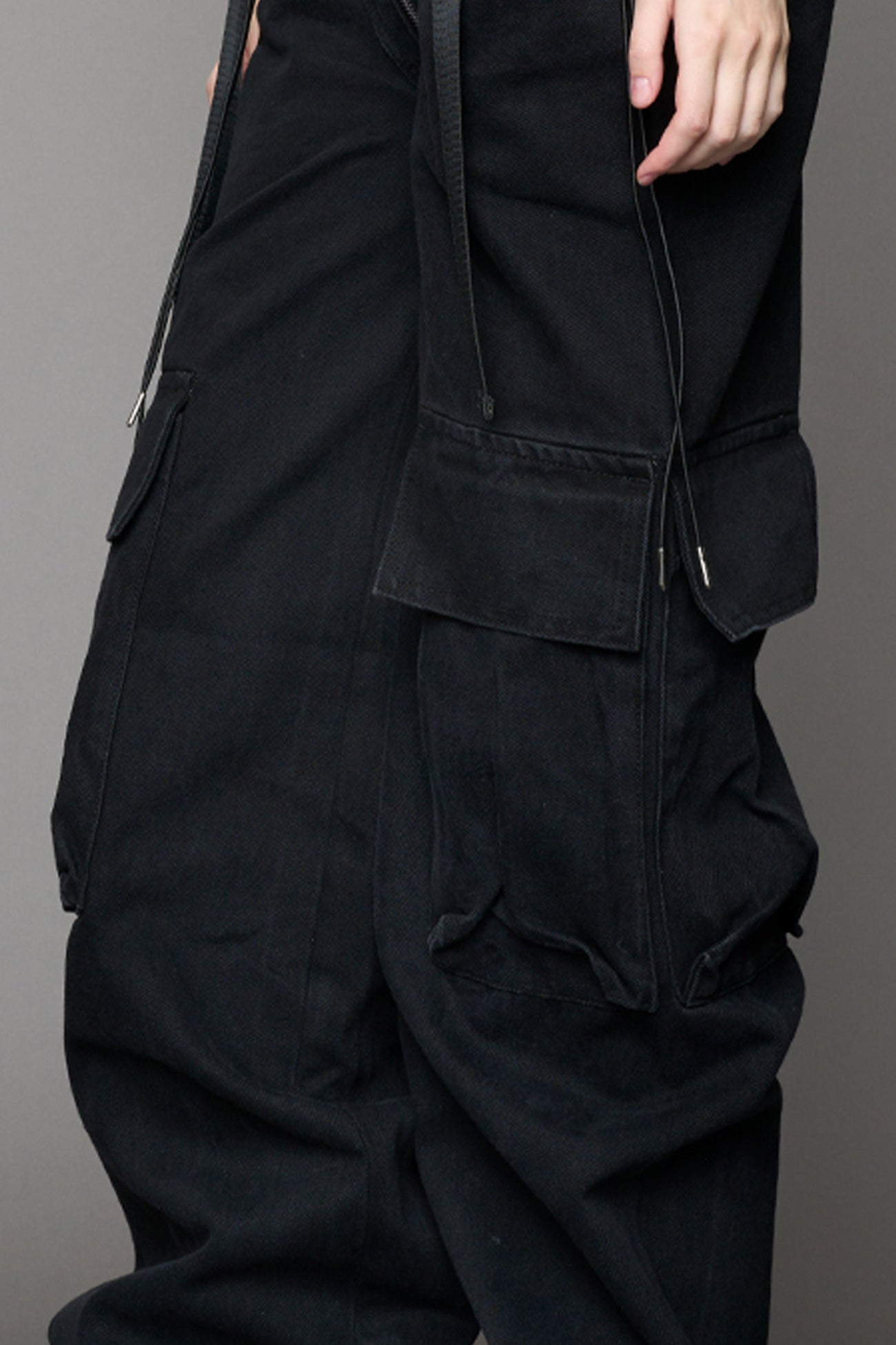 cargo pocket detailing