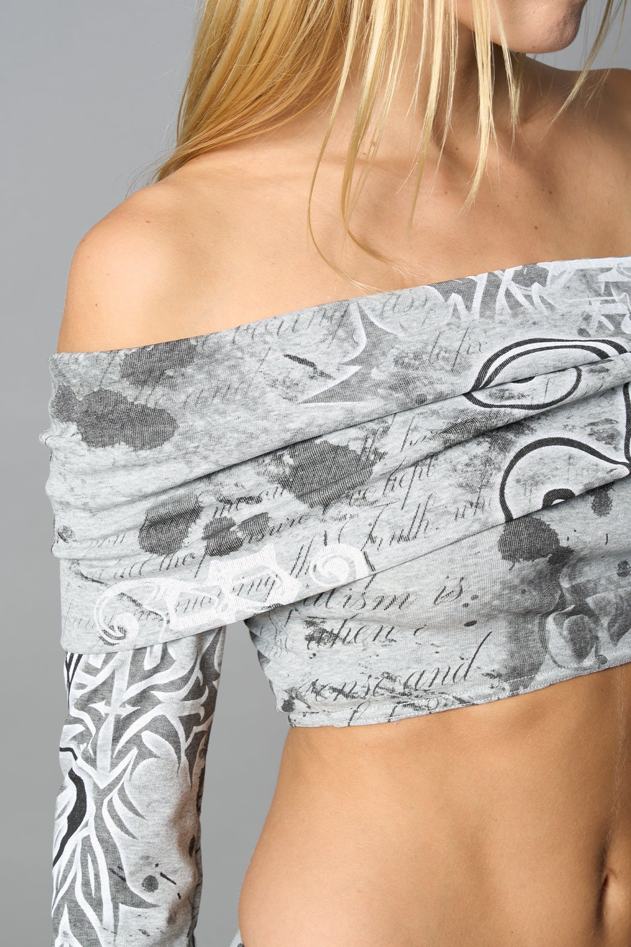Glamour Offshoulder Top detail