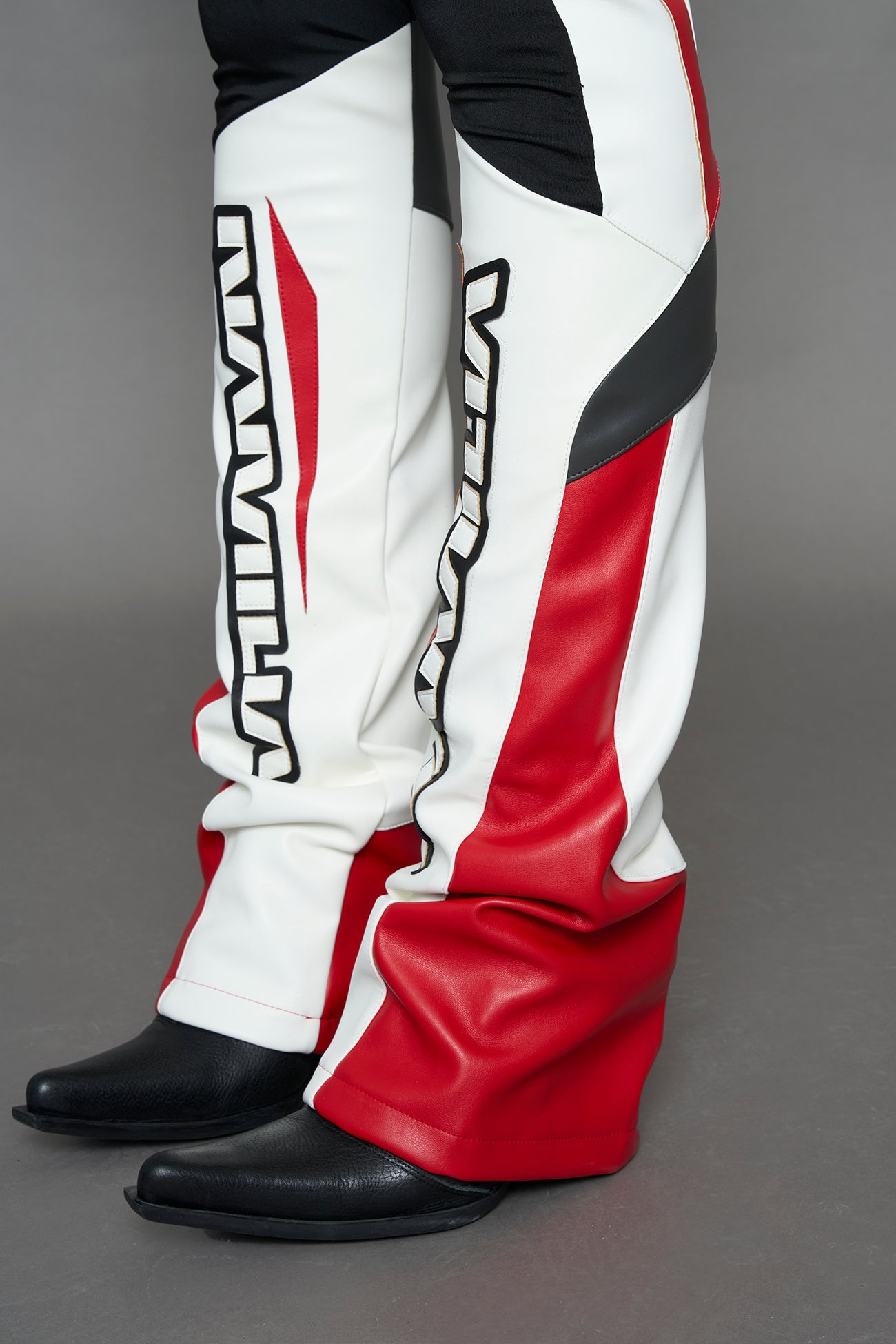 Signature motocross inspired paneling technique
